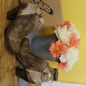 Freebird by Steven New! Size 9 fits like 8-8.5.